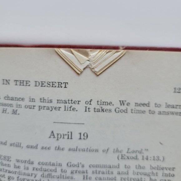 Streams In‎ The Desert Hardcover Devotional Book 29th Printing 1950 Edition - Picture 9 of 9